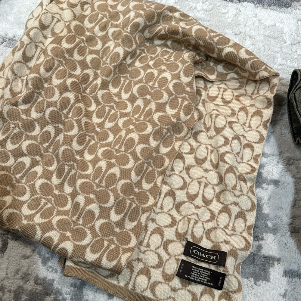 Coach scarf